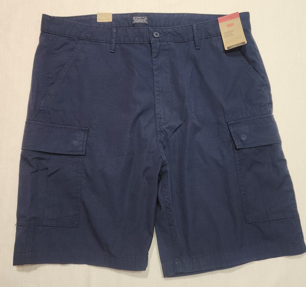Levi's carrier cargo shorts men large Waist 40'' length 22.5''